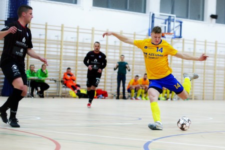 Hala UCS II. Rozgrywki futsalu. [fot. Andrzej Romański]